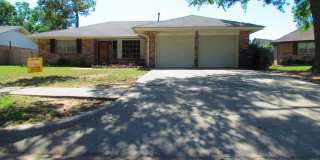 Edmond Schools, Lawn Care Included - Great Home Gallery 1