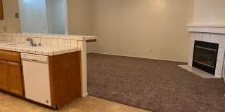 MOVE IN SPECIAL $500 OFF FIRST MONTH RENT! Lovely Home In Southwest Bakersfield! Gallery 6
