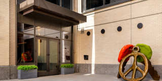 1900 Broadway Gallery 83