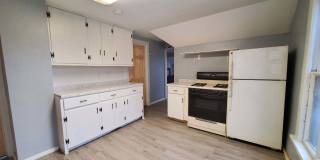 419 Delaware St., Front Upper Gallery 1