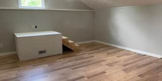 CANDY STRIPE HOME! 4 BD/2 BA Gallery 16