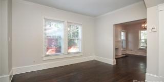 700 E 35th Street Gallery 12