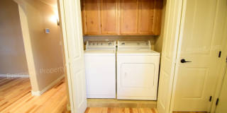 Stunning, Updated 2 Bedroom, 2 Bath House on Corner Lot! Gallery 24