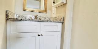 706 SE 13th Court unit: C Gallery 23