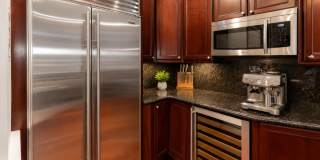 2951 N Halsted, Gallery 8