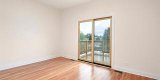4 Bedroom, 3 Bathroom Impressive Lincoln Park Duplex Gallery 9