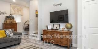 1607 Fagan St Gallery 17