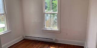 House with Yard and Parking-Video in the Pictures! Gallery 24