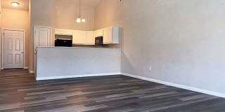 2 Bedroom, 2 Bathroom duplex with garage Gallery 62