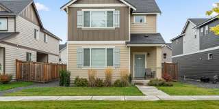 Large 3 Bedroom + Office/Flex Room + Loft! Gallery 1