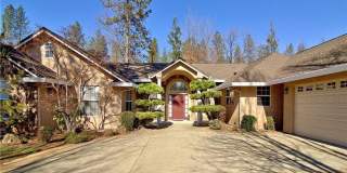 Beautiful Home in Rising Community complete with Unique Upgrades! Gallery 1