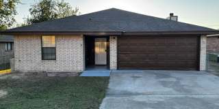 Remodeled 4 Bedroom 2 Bath Spacious Home Gallery 1