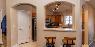 Beautiful upper-level condo in gated community!!! Gallery 8