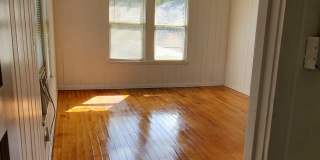 515 1/2 Chambers Street Gallery 1