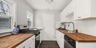 Bright, Clean 3 bed/1 bath- Move In Ready Gallery 12