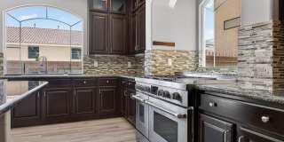 Beautifully upgraded 5-bedroom home with a pool! Gallery 17