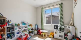Beautiful 4 bedroom home with Solar Panels Gallery 21