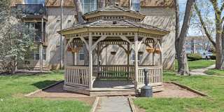 450 Green Apartments Gallery 13