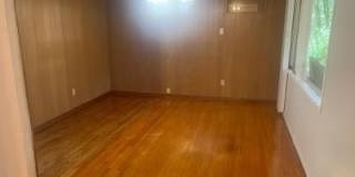 1411 Greenbrier Drive 1411 Greenbrier Drive Gallery 3