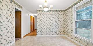 3 Bedroom 1 1/2 Bath Home For Rent Near Madison Street! Gallery 12