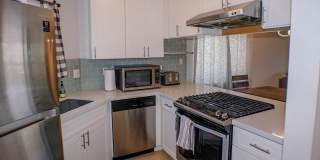 RARE Offering 2BD/2BA Furnished Condo of secured building in highly sought after Boutique Bella Capri building. Gallery 3