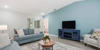 Stunning Short Term Rental! Gallery 7