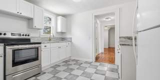 3020 Davis Street Gallery 7