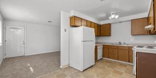 Charming townhome centrally located with great access to the Greenbelt and BSU! Gallery 2