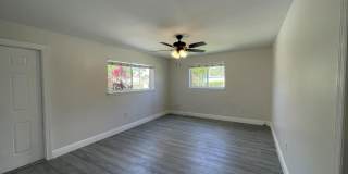 701 SE 4th Street Gallery 17