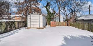 3915 Schiller Place Gallery 17