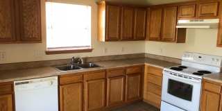 All brick 3 bed 2 bath in SE Springfield Gallery 3