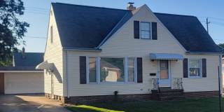 3 Bedroom Single Family Bungalow Gallery 1