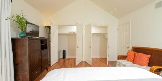 7310 Balboa Blvd Gallery 27