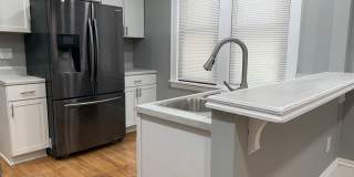 Spacious 4 Bedroom 2 Bathroom Home in Minneapolis! Gallery 1
