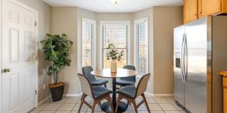 Charming 3 Bedroom Townhome in Highlands Neighborhood Gallery 9