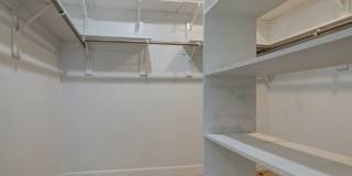 Gorgeous Remodel in Tempe close to ASU!!!  Available May 1st!!!  Great Layout!!!  Great Yard!!!  You will not be disappointed!!! Gallery 37