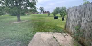 3 Bedroom/1.5 bathroom Duplex Gallery 11