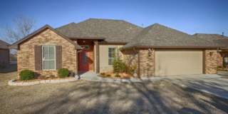 Spacious  Modern Home - 10 Minutes from Tinker AFB! Gallery 1
