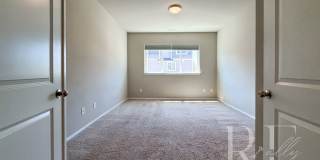 Modern End-Unit Townhome with Private Fenced Yard, Gourmet Kitchen & Spacious Layout Gallery 16