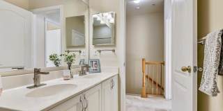 Resort-Style High View Townhome with 2-Car Garage, Private Office & Walkable Hunt Valley Location Gallery 37