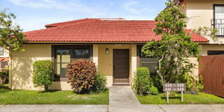 443 HUNTER Circle Gallery 1