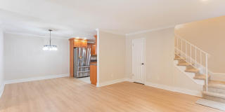 22 STONE MANOR Gallery 7