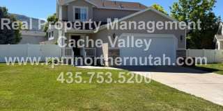 Immaculate 3 bedroom home in North Logan! Available in August Gallery 3