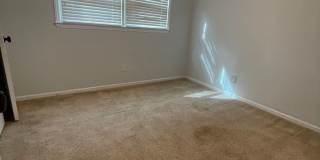 Spacious 4 Bedroom near Guilford College Gallery 21