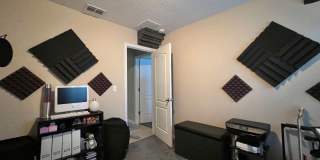 Beautiful 3 bedroom/ 2 bathroom home on the Northside- Pet Friendly!! Gallery 16