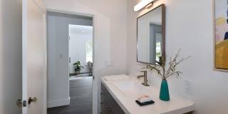 1509 Banks Avenue Gallery 29