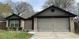 2411 S 11th Pl Gallery 1