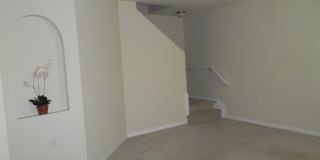 BEAUTIFUL TOWNHOME IN GATED COMMUNITY Gallery 9