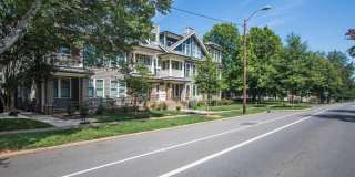 525 East Apartments Gallery 29
