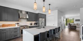 Luxury 3 Story Condo in Exclusive Titletown District Gallery 30
